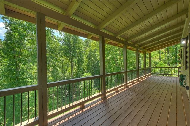 196 N Jakes Landing Way, Ellijay, GA 30540