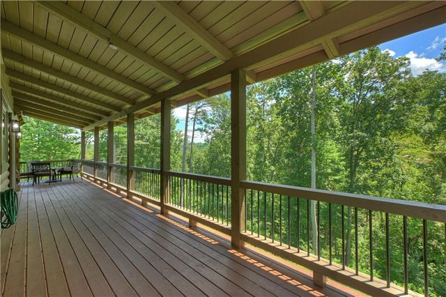 196 N Jakes Landing Way, Ellijay, GA 30540