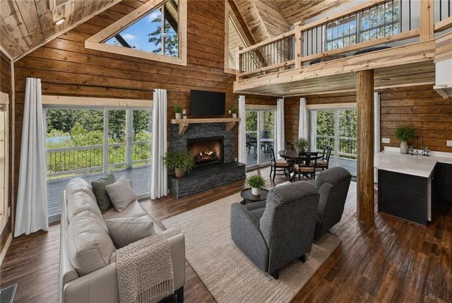 196 N Jakes Landing Way, Ellijay, GA 30540