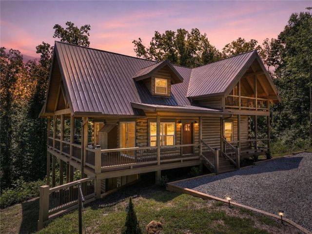 196 N Jakes Landing Way, Ellijay, GA 30540