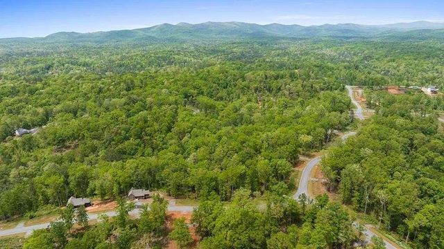 196 N Jakes Landing Way, Ellijay, GA 30540
