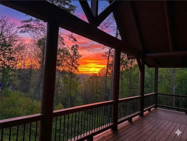 196 N Jakes Landing Way, Ellijay, GA 30540