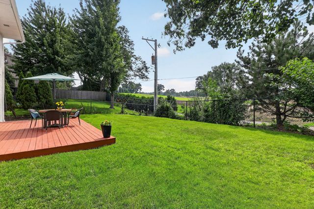 282 Stonegate Road, Clarendon Hills, IL 60514