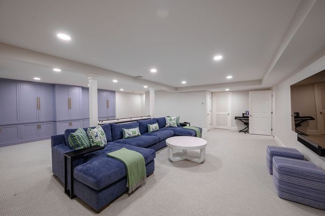 8 Maryknoll Drive, Hingham, MA 02043