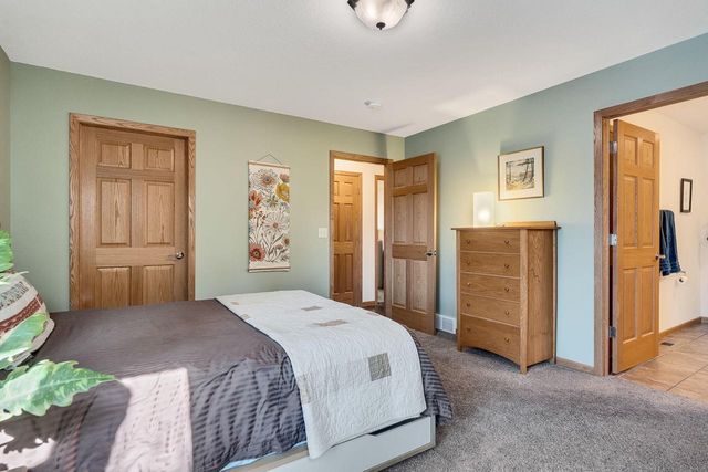 1212 7th STREET S, La Crosse, WI 54601