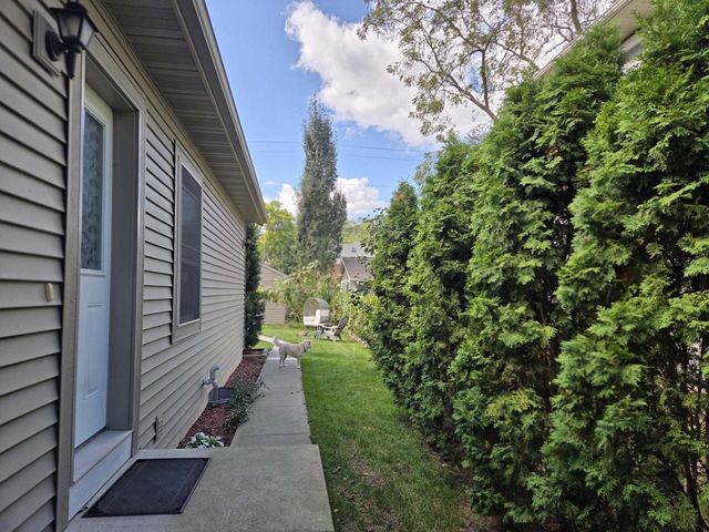 1212 7th STREET S, La Crosse, WI 54601