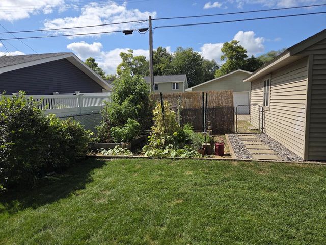 1212 7th STREET S, La Crosse, WI 54601