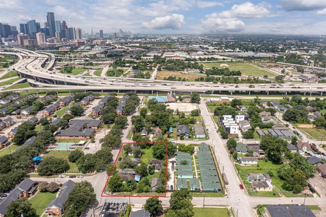 1202 Bayou Street, Houston, TX 77020
