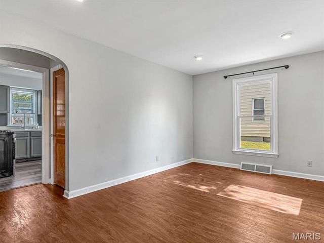 227 W Washington Street, Columbia, IL 62236
