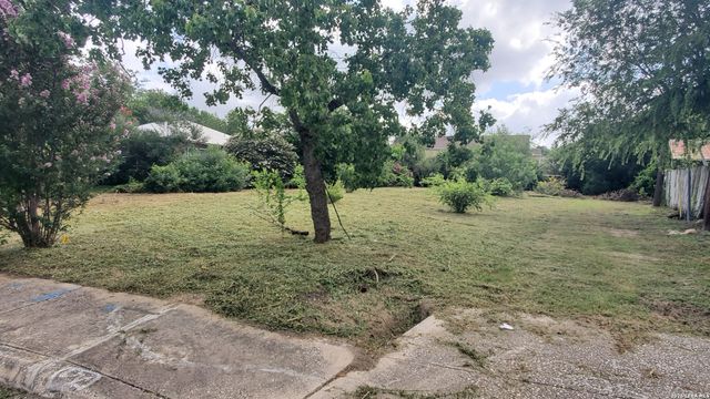 5310 Howard, San Antonio, TX 78212