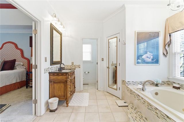 2306 Hickory Avenue, Burlington, NC 27215