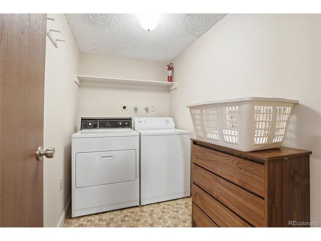 6984 Buckskin Dr, Littleton, CO 80125