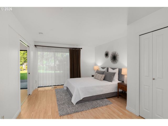 5150 S LANDING Dr 109B2, Portland, OR 97239