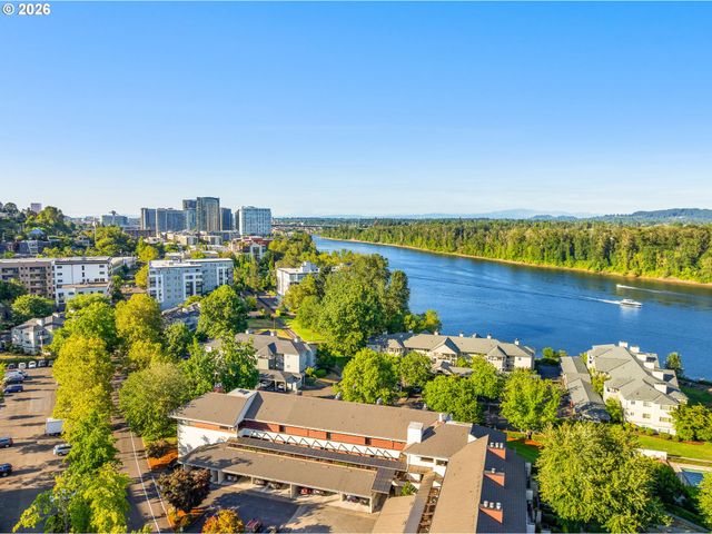 5150 S LANDING Dr 109B2, Portland, OR 97239