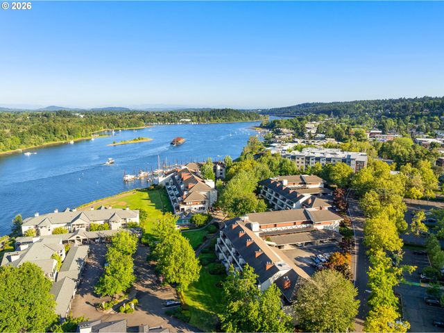 5150 S LANDING Dr 109B2, Portland, OR 97239