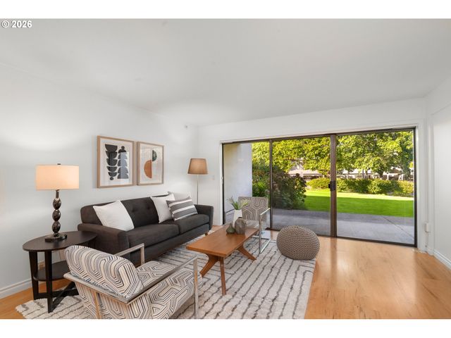 5150 S LANDING Dr 109B2, Portland, OR 97239