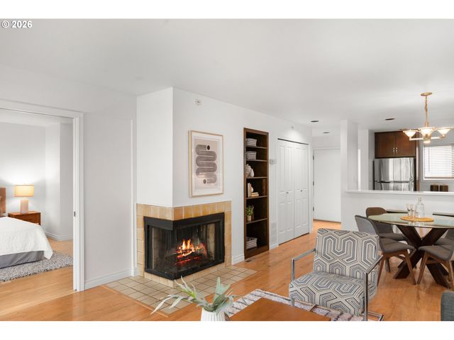 5150 S LANDING Dr 109B2, Portland, OR 97239