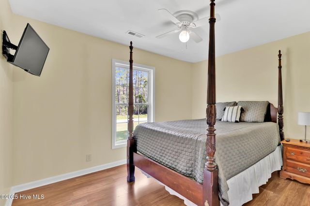 448 Edgewood Road, Southport, NC 28461