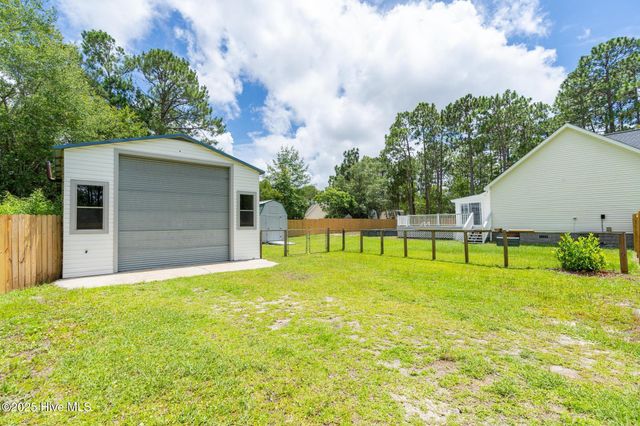 448 Edgewood Road, Southport, NC 28461