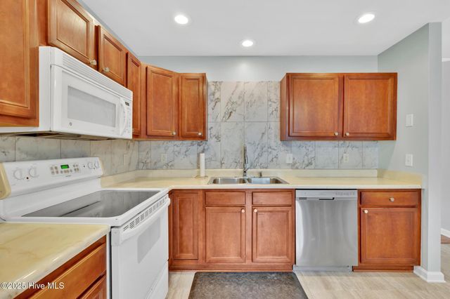 448 Edgewood Road, Southport, NC 28461
