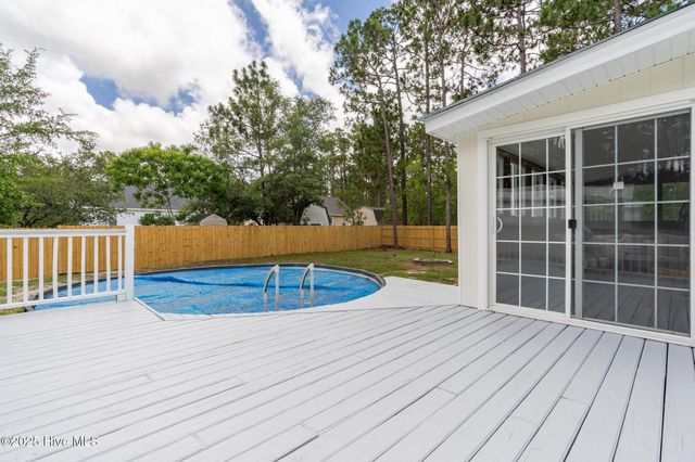 448 Edgewood Road, Southport, NC 28461