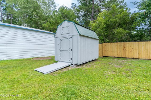 448 Edgewood Road, Southport, NC 28461
