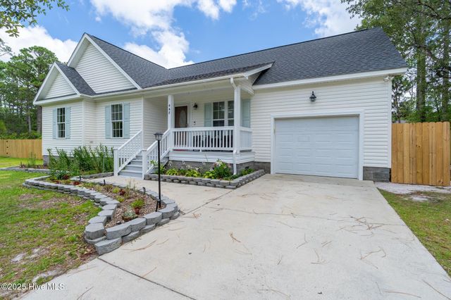 448 Edgewood Road, Southport, NC 28461