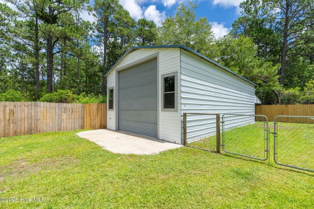 448 Edgewood Road, Southport, NC 28461