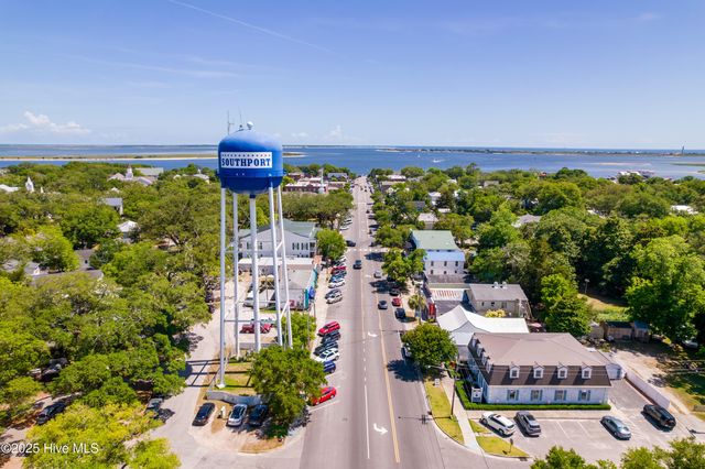 448 Edgewood Road, Southport, NC 28461
