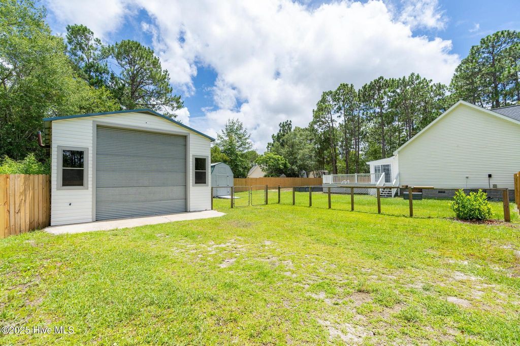 448 Edgewood Road, Southport, NC 28461