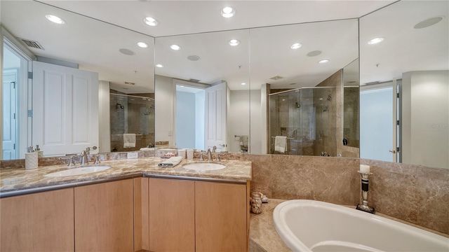 1300 BENJAMIN FRANKLIN DRIVE 701, Sarasota, FL 34236