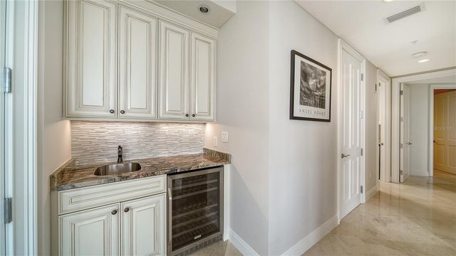 1300 BENJAMIN FRANKLIN DRIVE 701, Sarasota, FL 34236