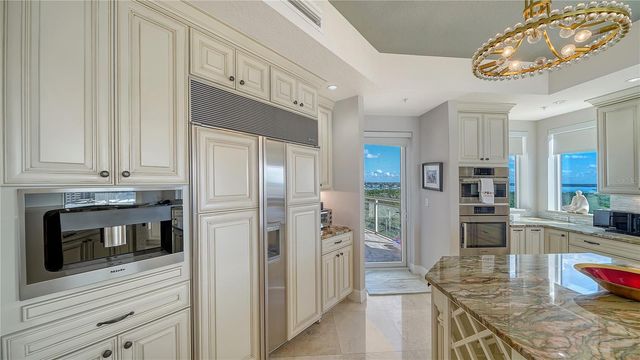 1300 BENJAMIN FRANKLIN DRIVE 701, Sarasota, FL 34236