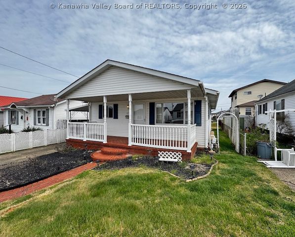 919 9th Street, Nitro, WV 25143