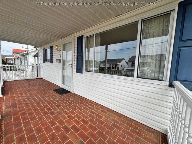 919 9th Street, Nitro, WV 25143