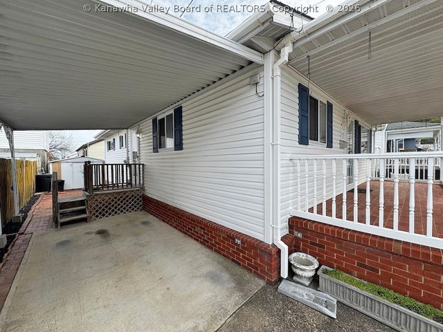 919 9th Street, Nitro, WV 25143