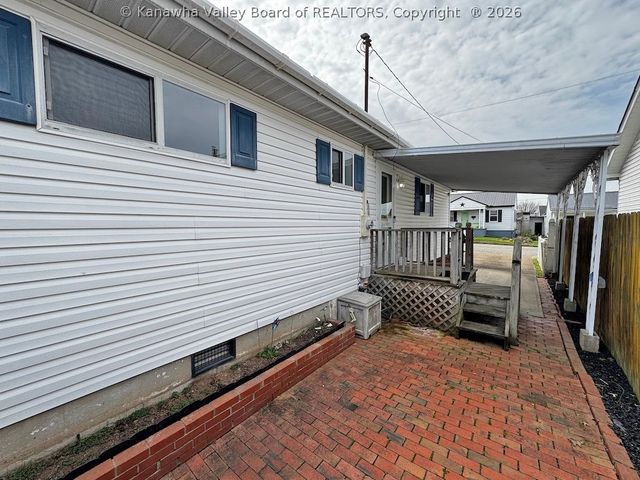 919 9th Street, Nitro, WV 25143