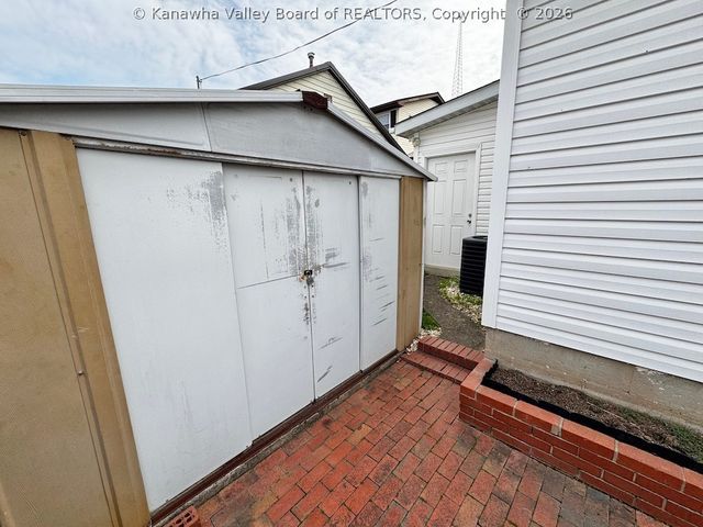 919 9th Street, Nitro, WV 25143