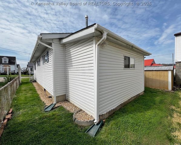 919 9th Street, Nitro, WV 25143
