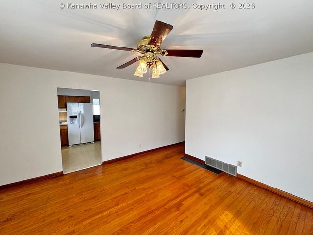 919 9th Street, Nitro, WV 25143