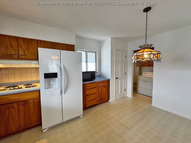 919 9th Street, Nitro, WV 25143