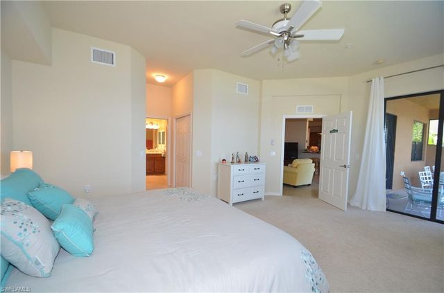 10572 Smokehouse Bay DR 101, Naples, FL 34120