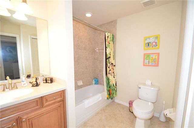 10572 Smokehouse Bay DR 101, Naples, FL 34120