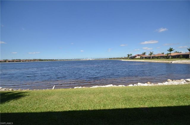 10572 Smokehouse Bay DR 101, Naples, FL 34120