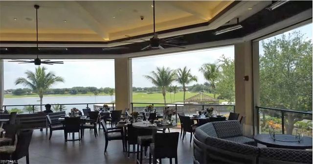 10572 Smokehouse Bay DR 101, Naples, FL 34120