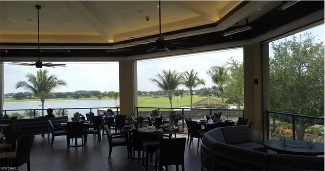 10572 Smokehouse Bay DR 101, Naples, FL 34120
