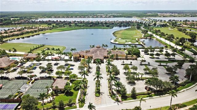 10572 Smokehouse Bay DR 101, Naples, FL 34120