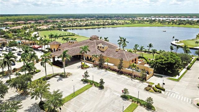 10572 Smokehouse Bay DR 101, Naples, FL 34120