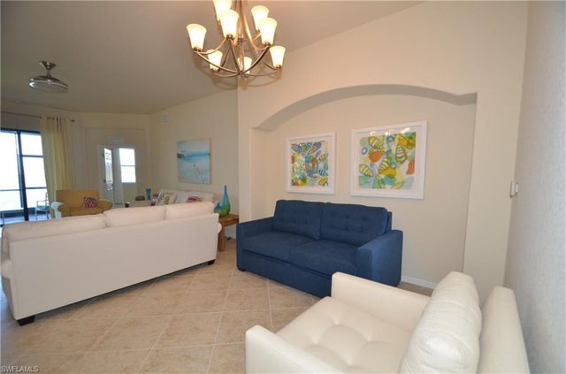 10572 Smokehouse Bay DR 101, Naples, FL 34120