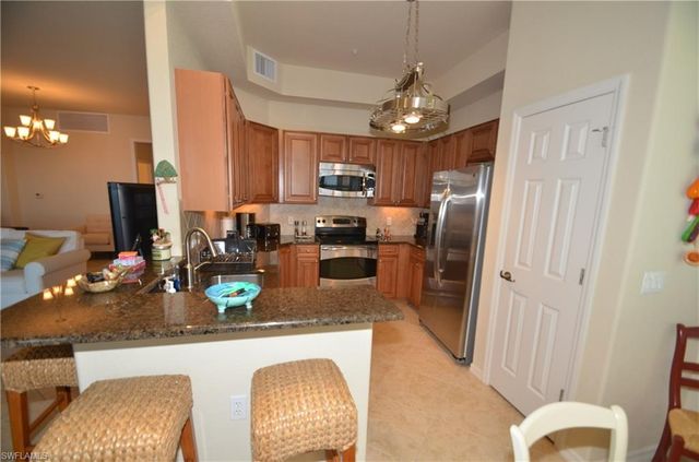 10572 Smokehouse Bay DR 101, Naples, FL 34120